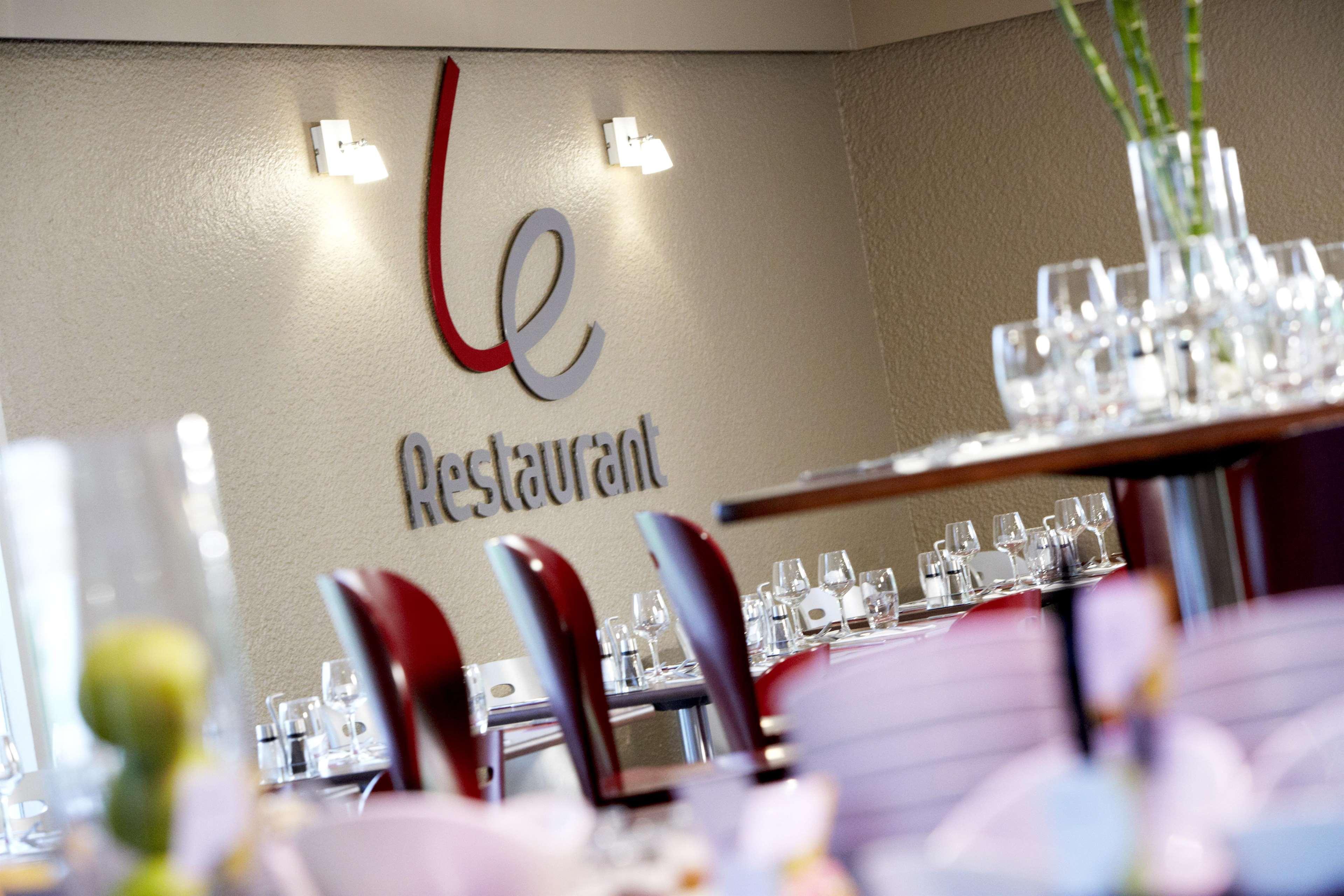 Campanile Grenoble Nord - Saint-Egreve Otel Restoran fotoğraf